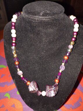 Ladies necklace
